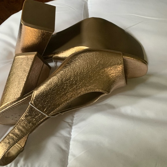 Metallic gold heels - Picture 4 of 4